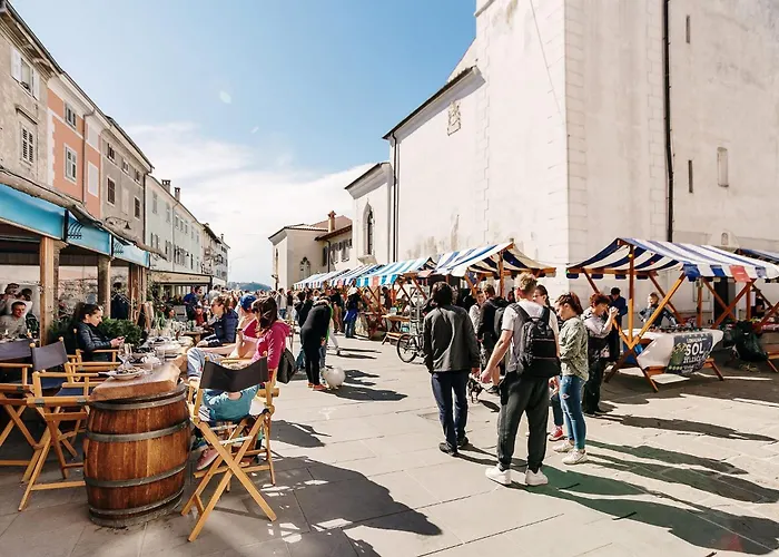Casa Della Pizza - Parking Included